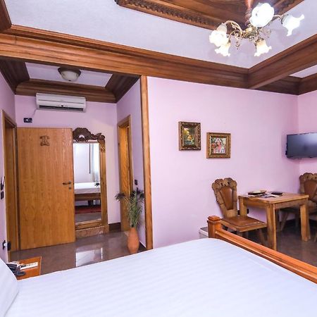 Brilant Antik Center Hotel Тирана Екстер'єр фото