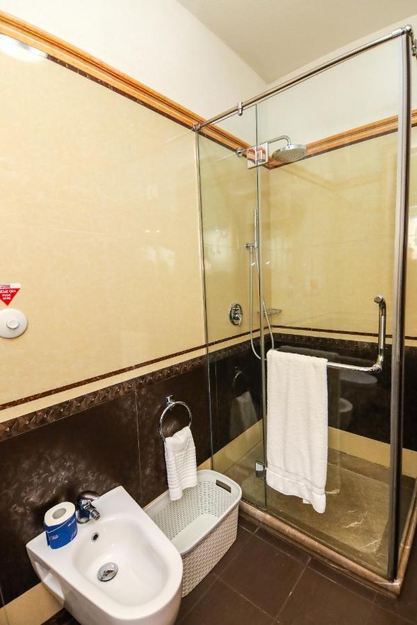 Brilant Antik Center Hotel Тирана Екстер'єр фото