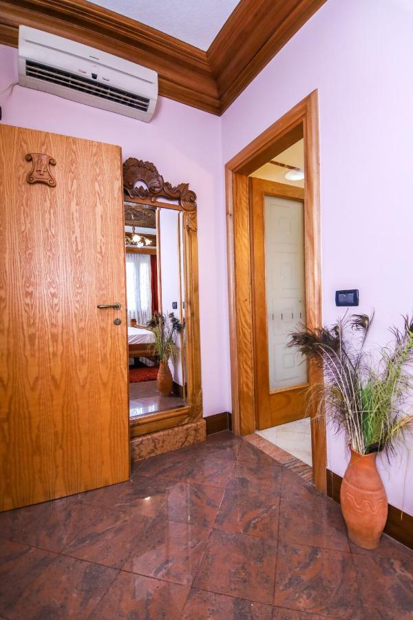 Brilant Antik Center Hotel Тирана Екстер'єр фото