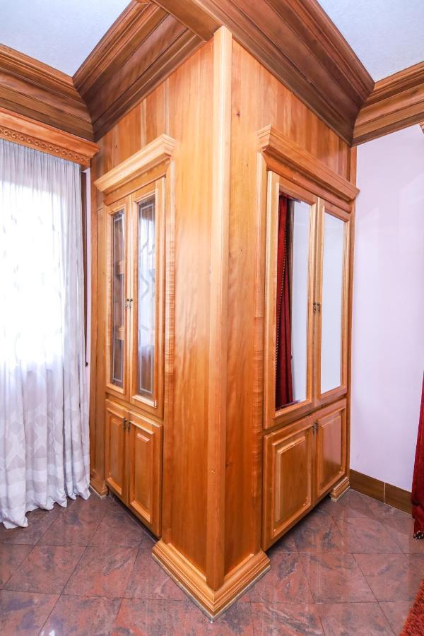 Brilant Antik Center Hotel Тирана Екстер'єр фото