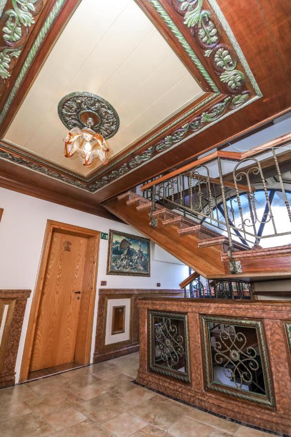 Brilant Antik Center Hotel Тирана Екстер'єр фото
