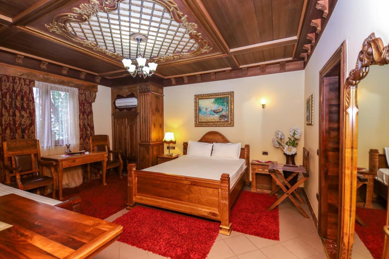 Brilant Antik Center Hotel Тирана Екстер'єр фото