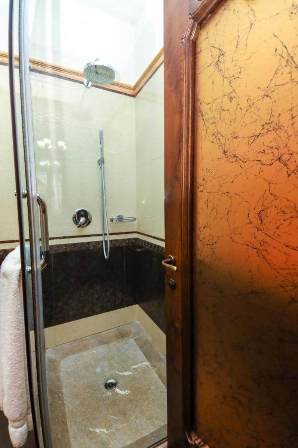 Brilant Antik Center Hotel Тирана Екстер'єр фото