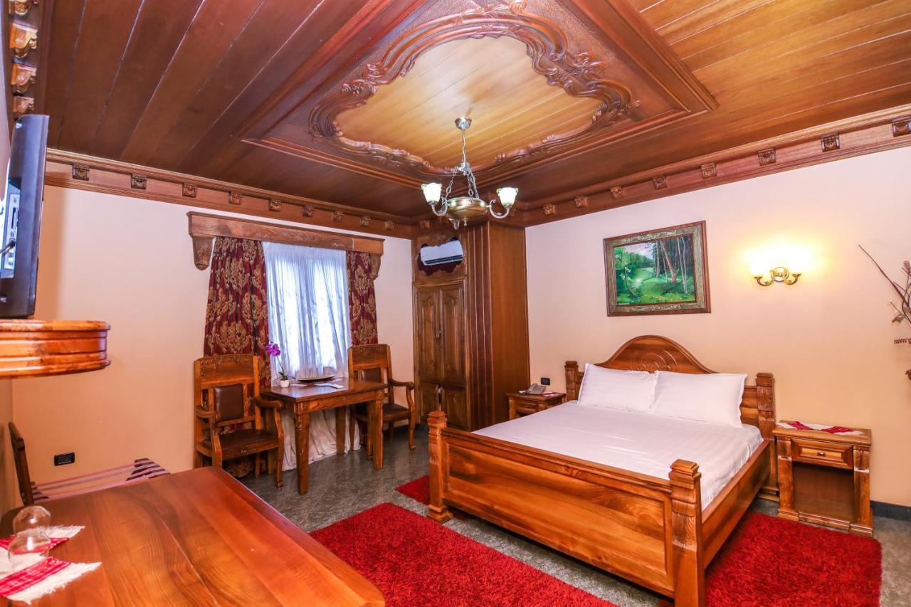 Brilant Antik Center Hotel Тирана Екстер'єр фото
