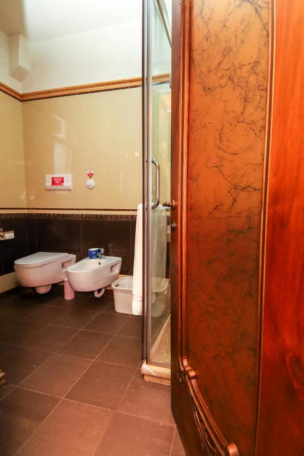 Brilant Antik Center Hotel Тирана Екстер'єр фото