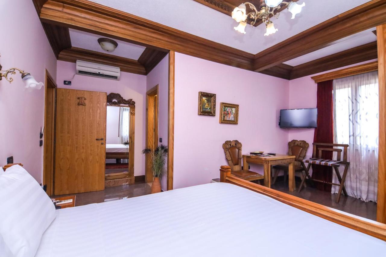 Brilant Antik Center Hotel Тирана Екстер'єр фото