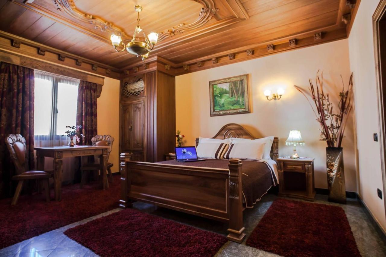 Brilant Antik Center Hotel Тирана Екстер'єр фото