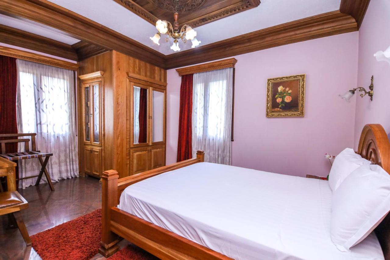 Brilant Antik Center Hotel Тирана Екстер'єр фото