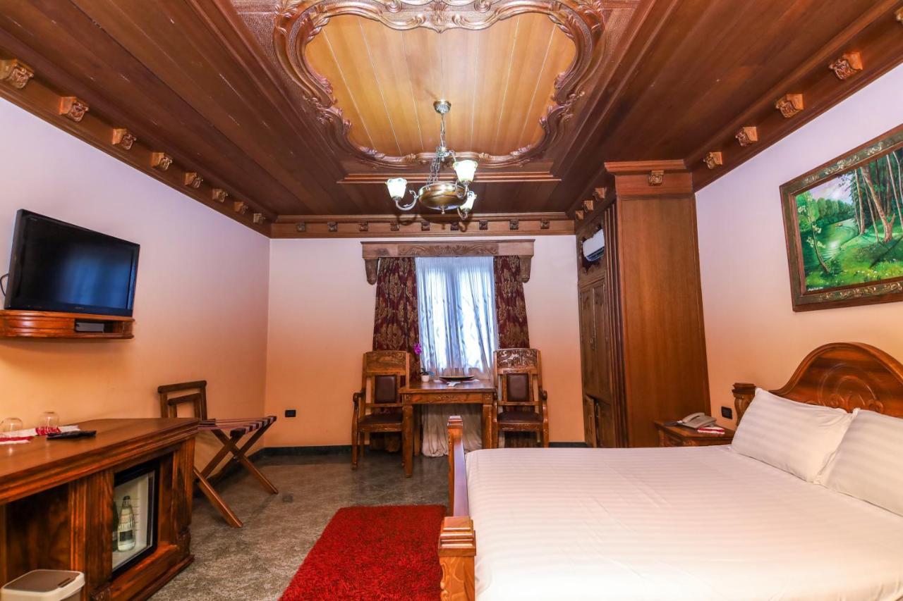 Brilant Antik Center Hotel Тирана Екстер'єр фото