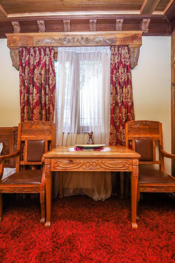 Brilant Antik Center Hotel Тирана Екстер'єр фото