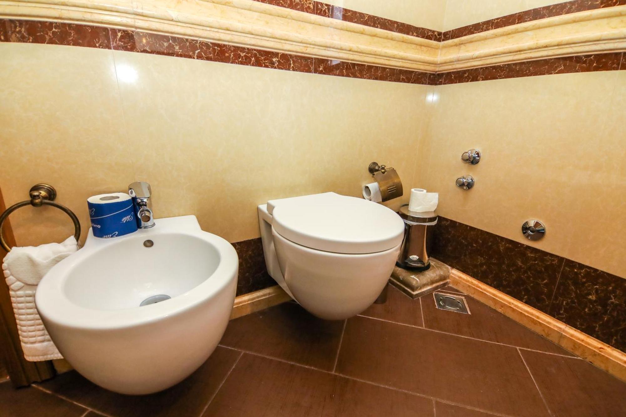 Brilant Antik Center Hotel Тирана Екстер'єр фото